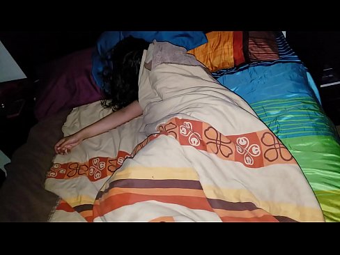 ❤️ Stepson ag bualadh lena leasmháthair óg agus í ina codladh. Físeán anal ag ga.pornohdmega.ru ❤